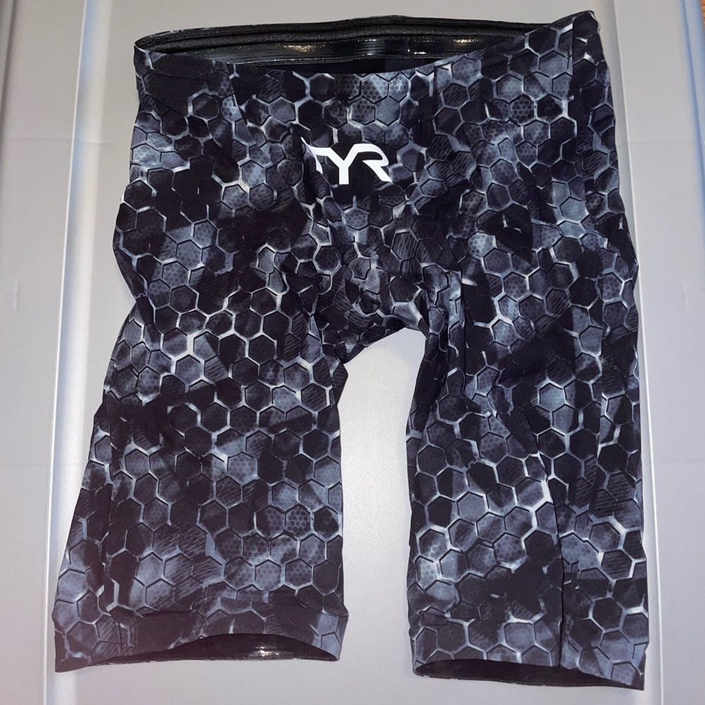 TYR Avictor Supernova Men’s Tech Suit